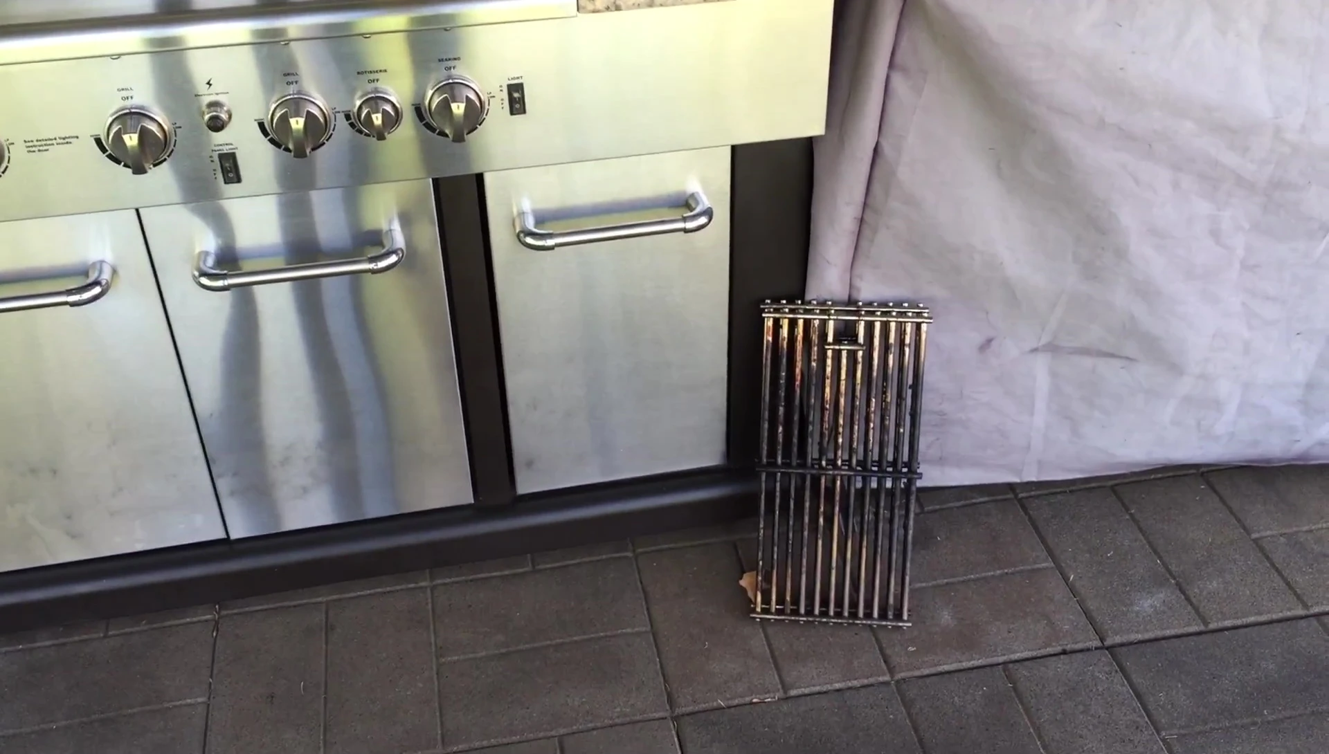 Close-up of the original Master Forge grill grates.