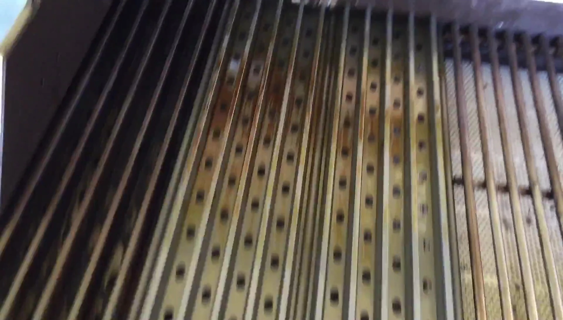 The cleaning brush used for the Grill Grates.