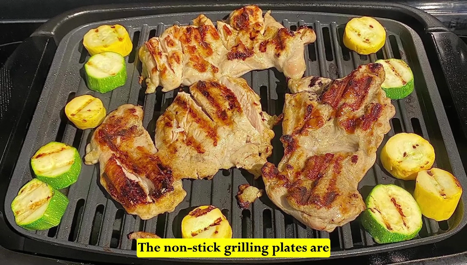 Close-up of the non-stick grilling plates.