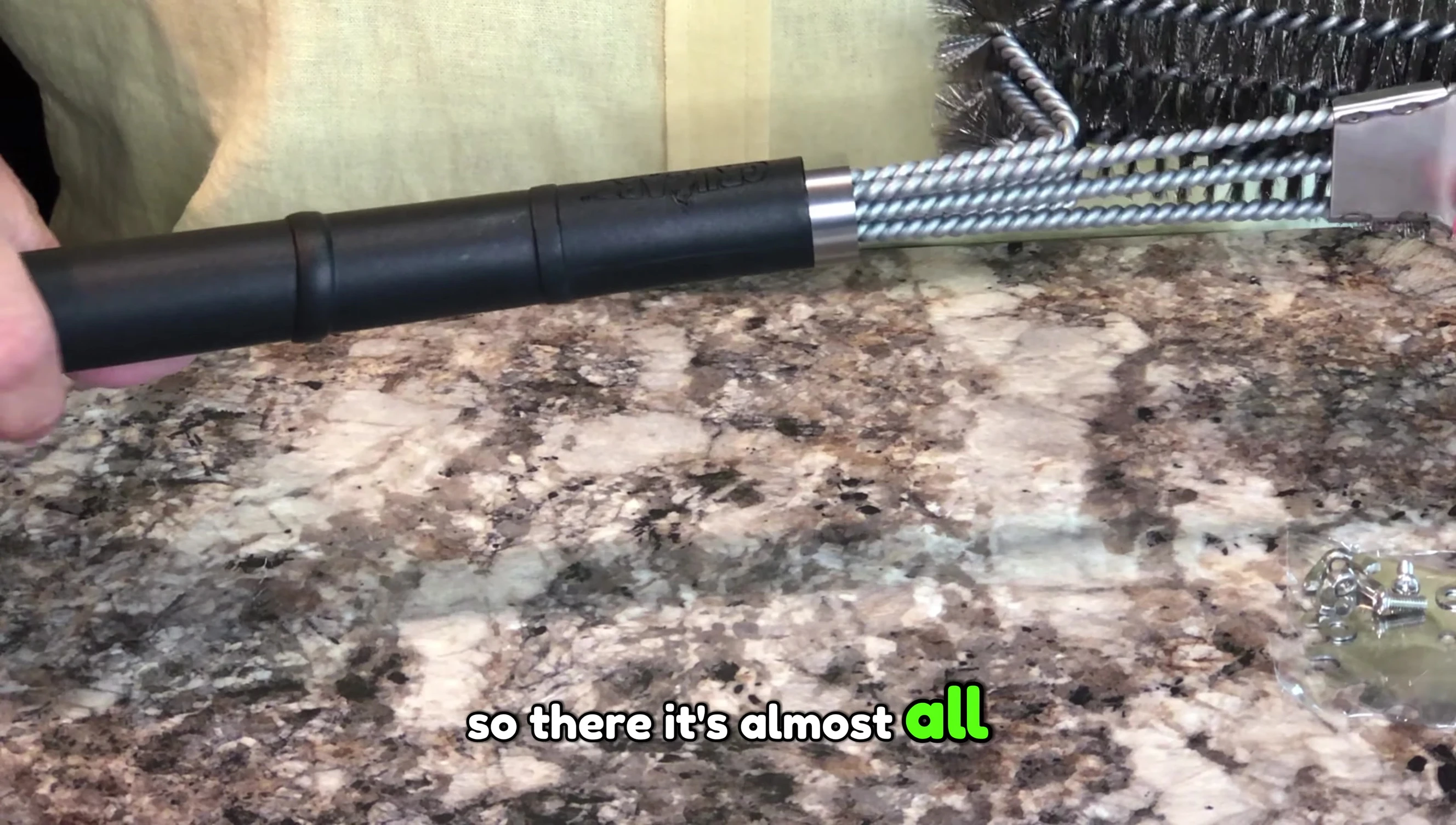 The assembled brush with the comfortable handle.
