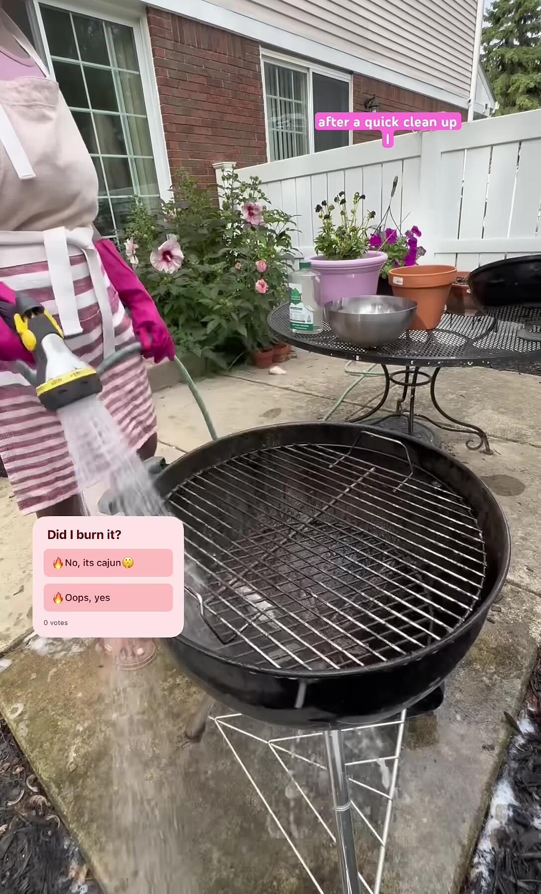 Mixing quick-light and slow-burning briquettes
