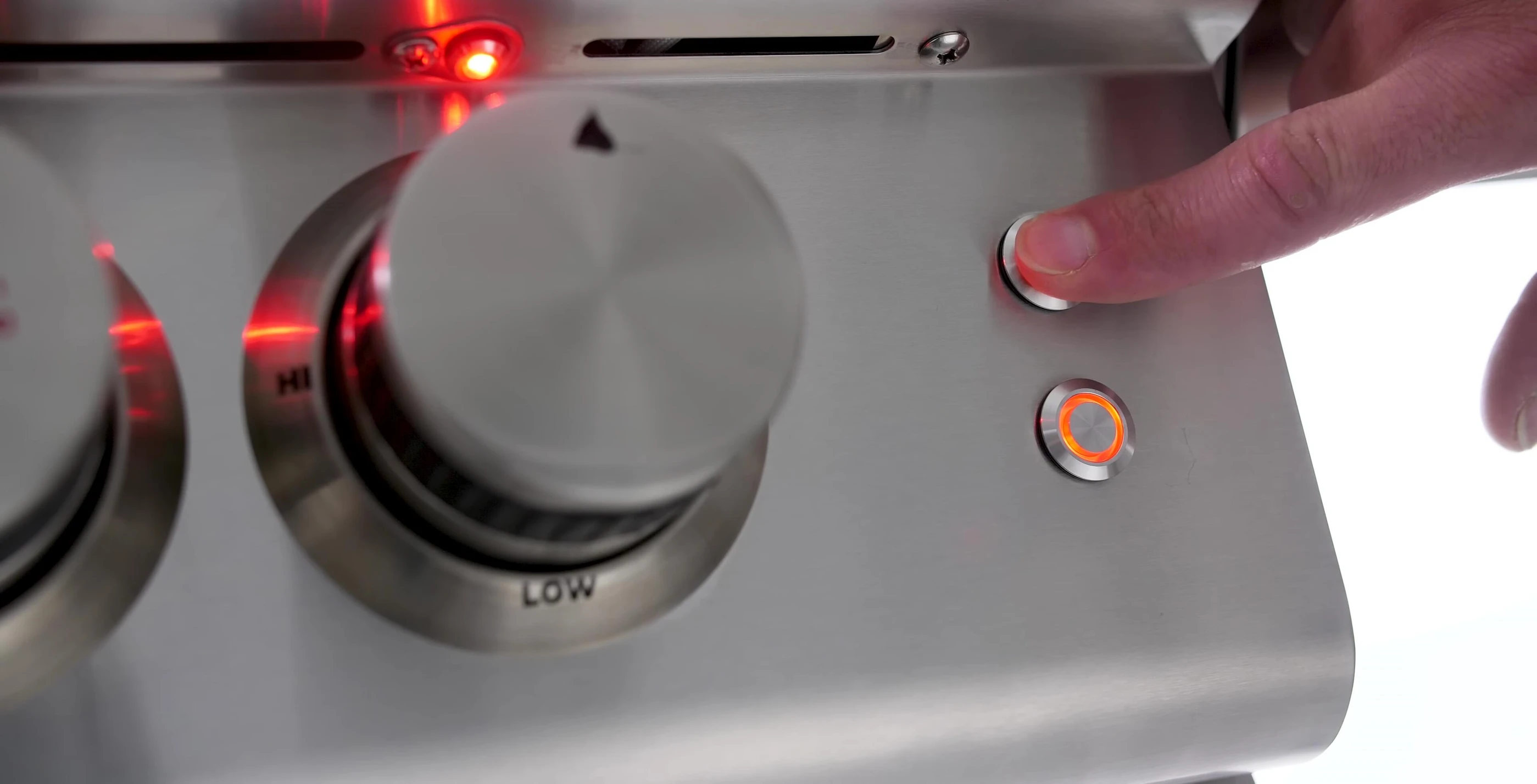 Close-up of the illuminated control knobs