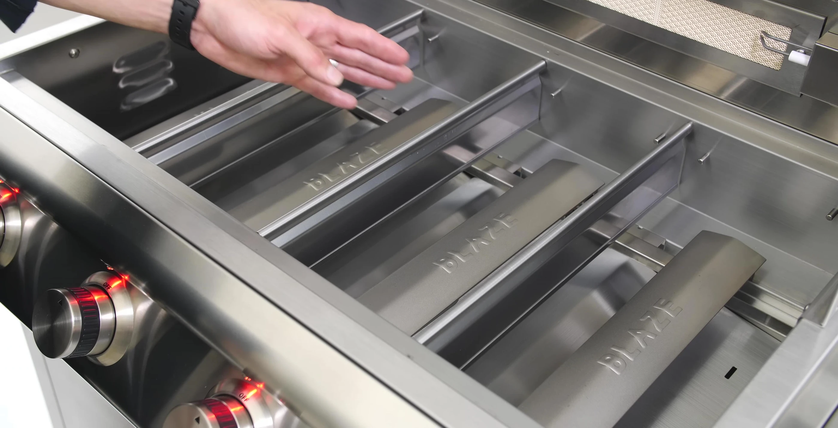 Close-up of the heat zone dividers in action