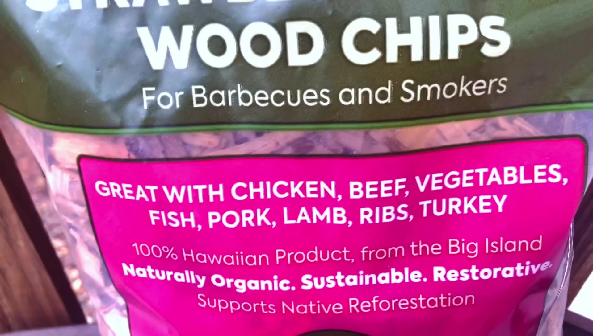 Packaging highlighting the Hawaiian origin and eco-friendly aspects.